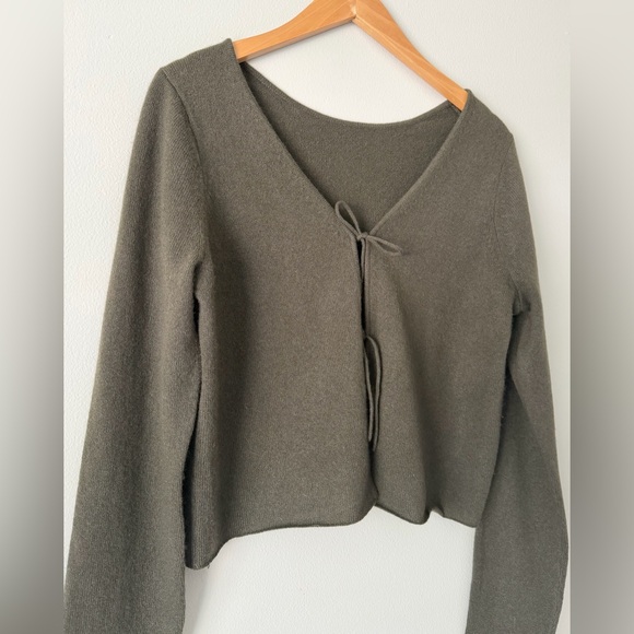 NakedCashmere Dark Olive Cashmere V-Neck Tie-Front Knit Sweater Cardigan Sz M - Picture 9 of 9